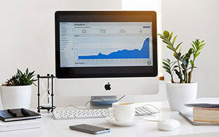 开云平台-瓦伦西亚血洗曼城，C罗拿下关键大龙强强对话总决赛，留下经典瞬间