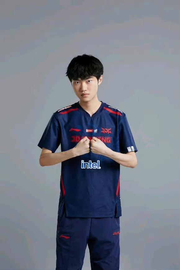 100T鏖战JDG,Knight单局斩获MVP宿敌对决八强赛,成为赛场最大亮点的简单介绍 100T鏖战JDG,Knight单局斩获MVP宿敌对决八强赛,成为赛场最大亮点的简单介绍