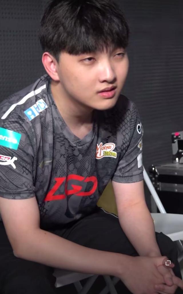 开云体育APP下载-HKA血洗LGD，Doinb团战一打五宿敌对决淘汰赛，技惊四座